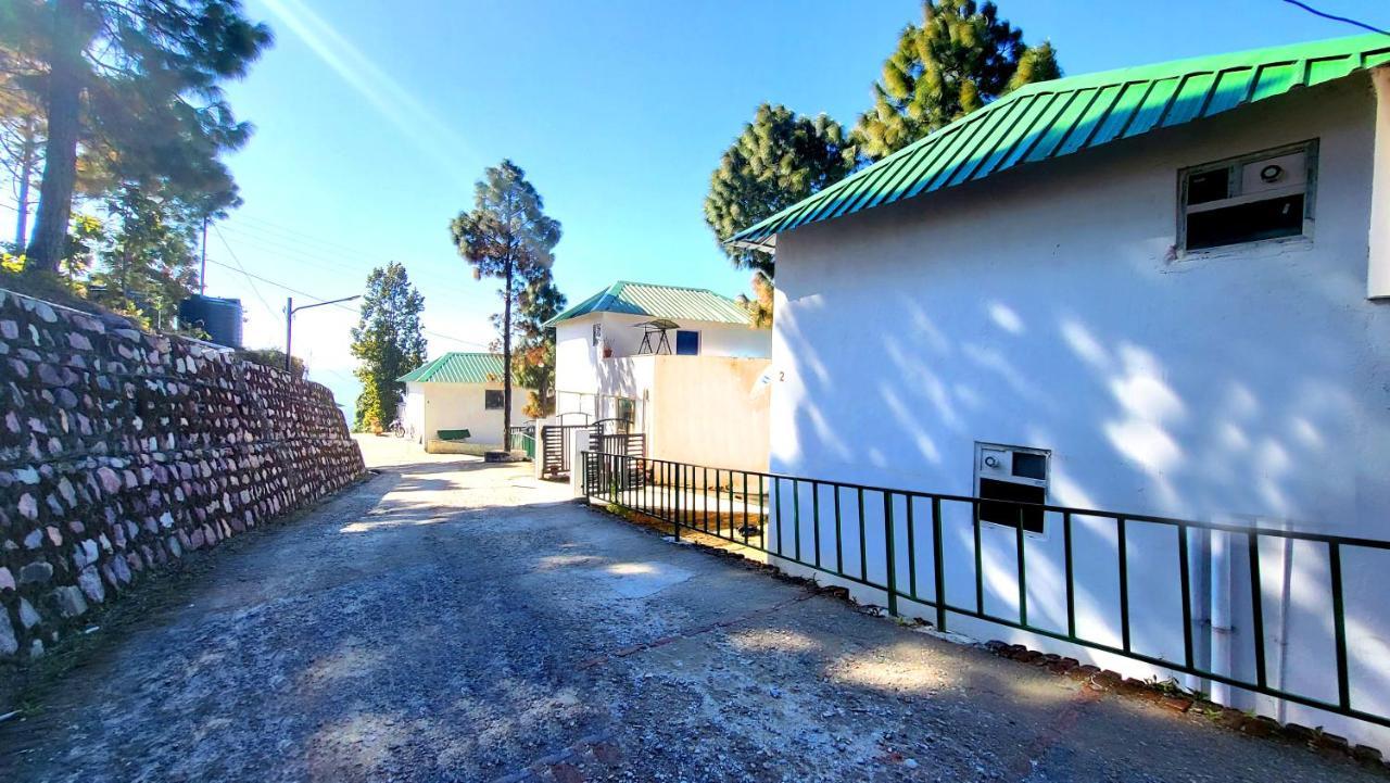 Blue Pine Orchards - Villas Lansdowne Zewnętrze zdjęcie